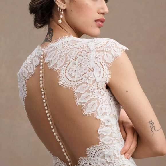 *NEW w/ TAGS ON!* The Wtoo by Watters Philomene Lace Cap-Sleeve Wedding Gown - Picture 7 of 12
